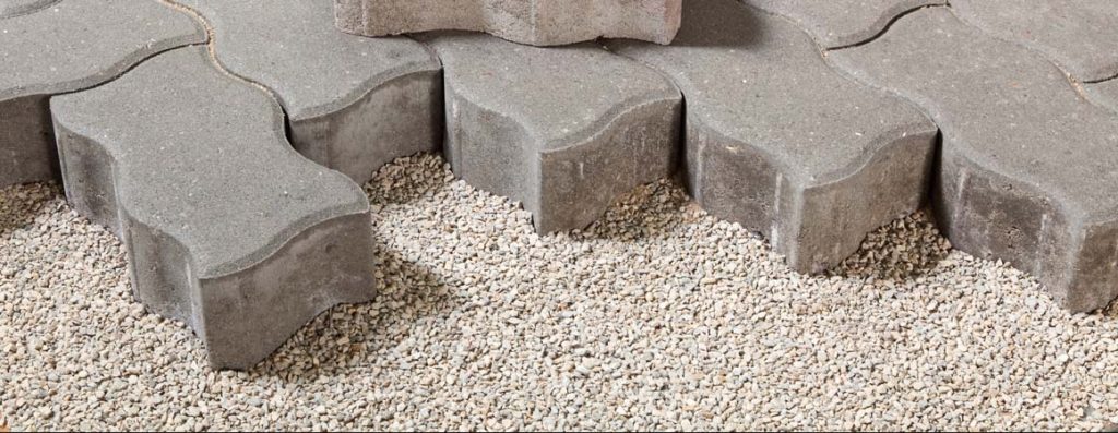 Premium Bedding Stone, also known as High Performance Bedding, is similar to gravel except that it is made up of tiny, angular pieces.